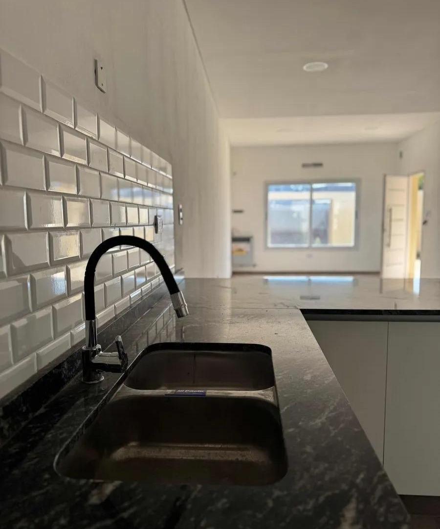 Foto de Dúplex En Venta En Luján, G.b.a. Zona Oeste, Argentina (apto Credito), imagen 5