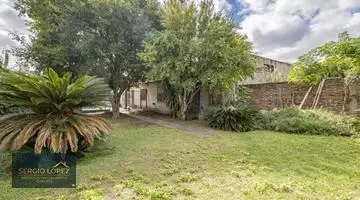 Dos Locales Casa en VENTA en block 2