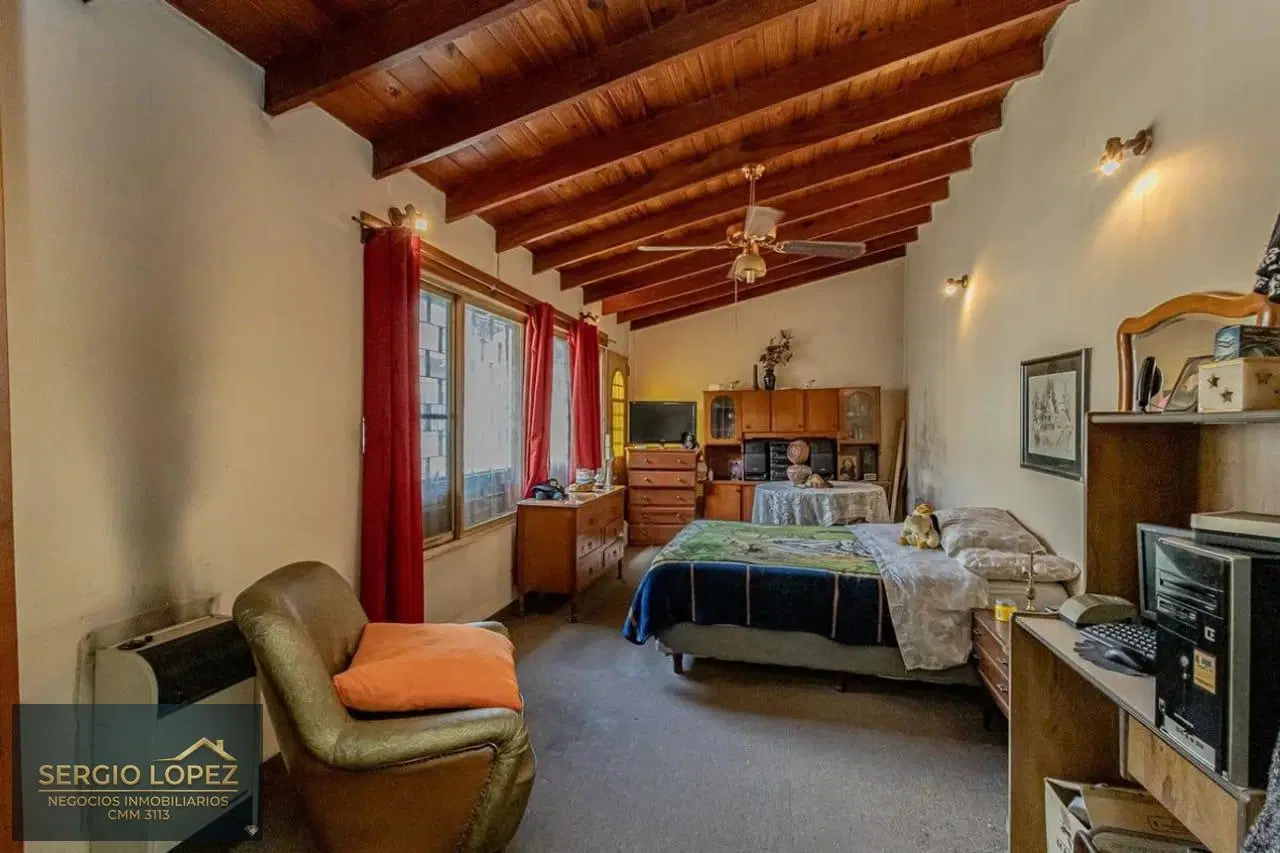 Dos Locales Casa en VENTA en block 1