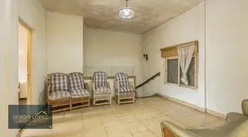 Dos Locales Casa en VENTA en block 4