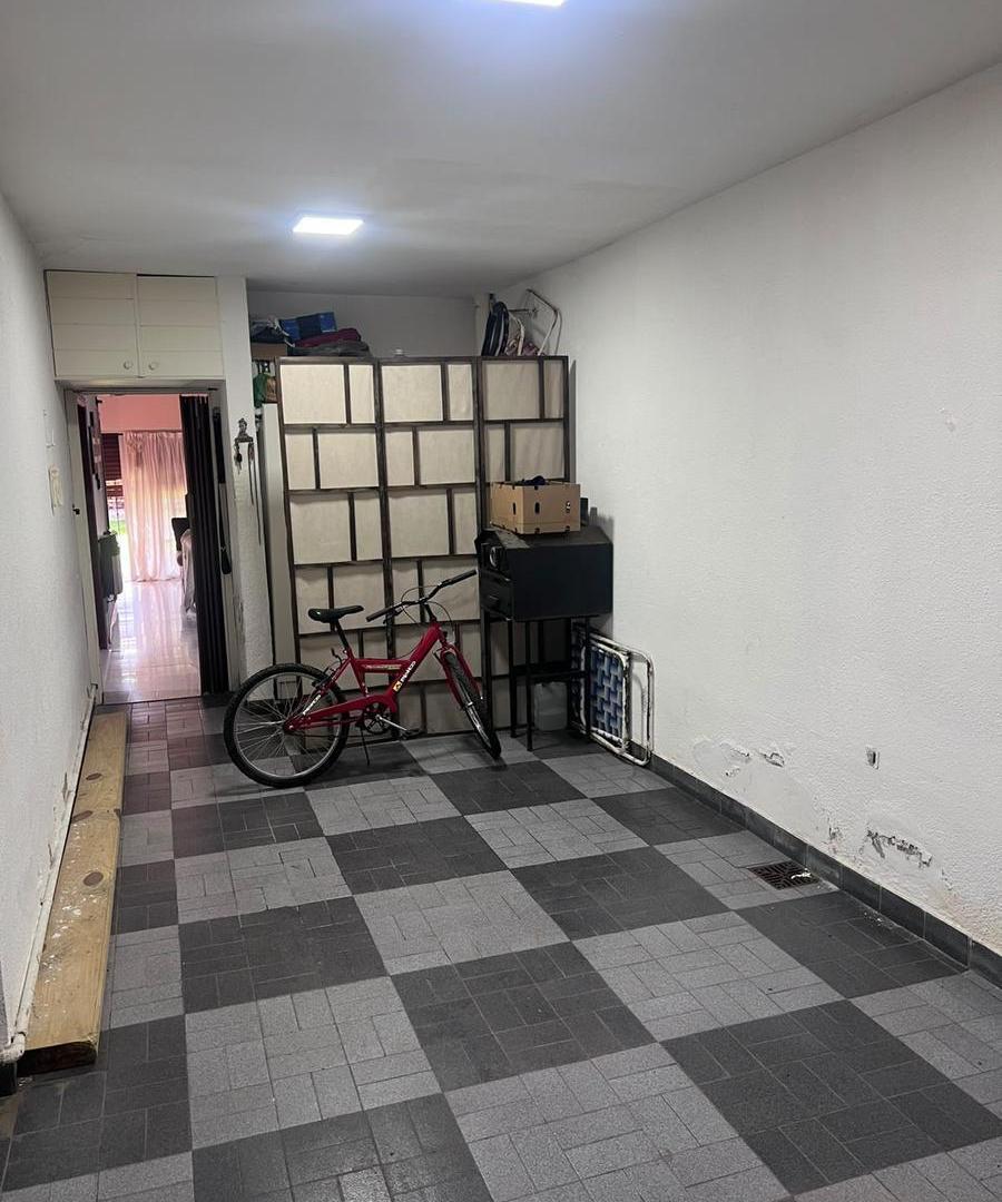 Foto de Casa en venta en Villa Tesei con pileta, quincho y doble cochera, imagen 5