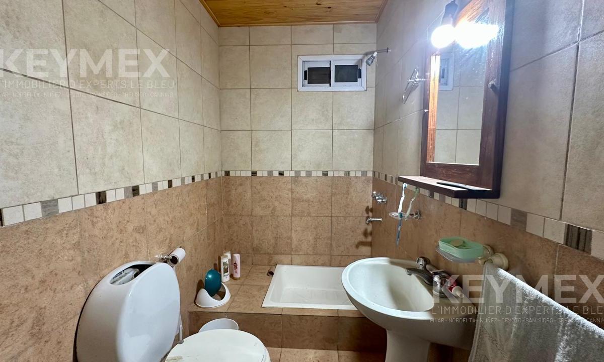 Casa 3 Amb en Marcos Paz Ideal Para Reciclar - Oportunidad! 1