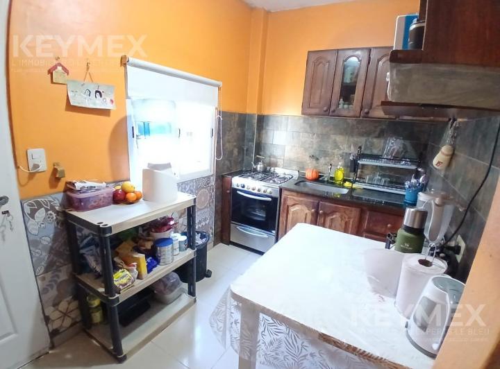 Foto de VENTA CASA EN MORON CON PARQUE DE 3 AMB Y COCHERA 4 AUTOS, imagen 1