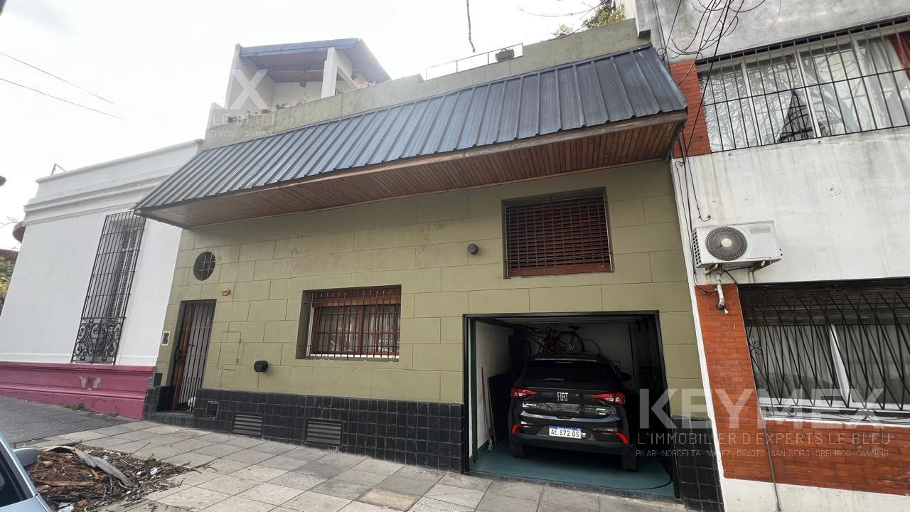 CASA EN VENTA EN BOEDO. AMPLIA Y LUMINOSA. OPORTUNIDAD