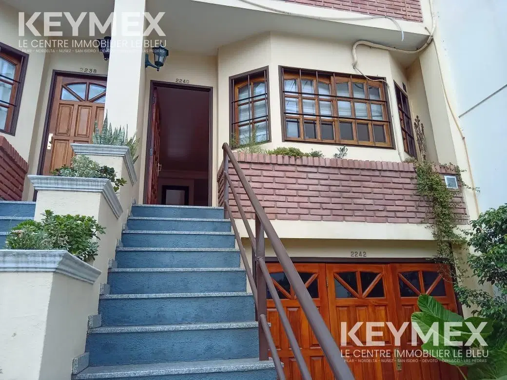Casa en venta triplex 4 ambientes, playroom y pileta en Villa Mitre, Villa Sta Rita 2