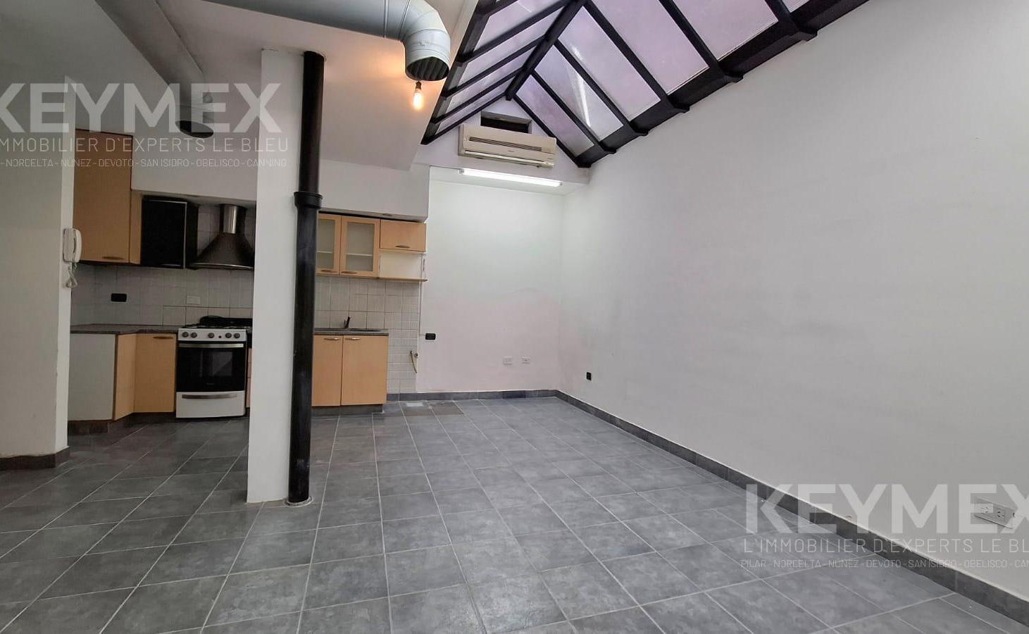 Venta PH 3 ambientes a refaccionar en Coghlan sin Expensas