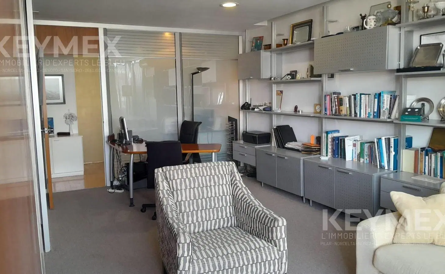 Venta de Oficina en inmejorable zona de Cerrito y Av. Santa Fe. 4