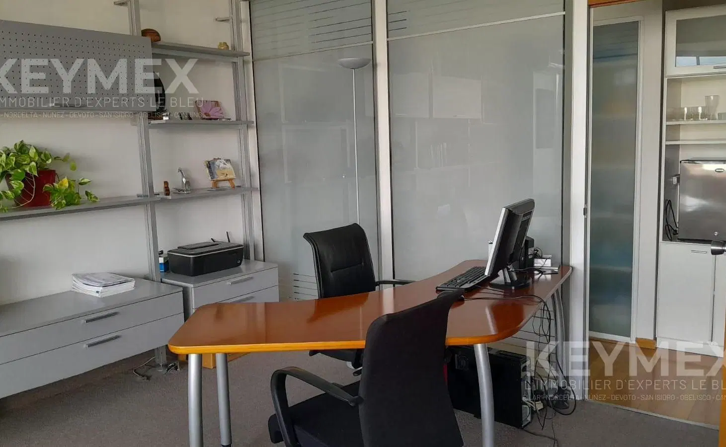 Venta de Oficina en inmejorable zona de Cerrito y Av. Santa Fe. 3