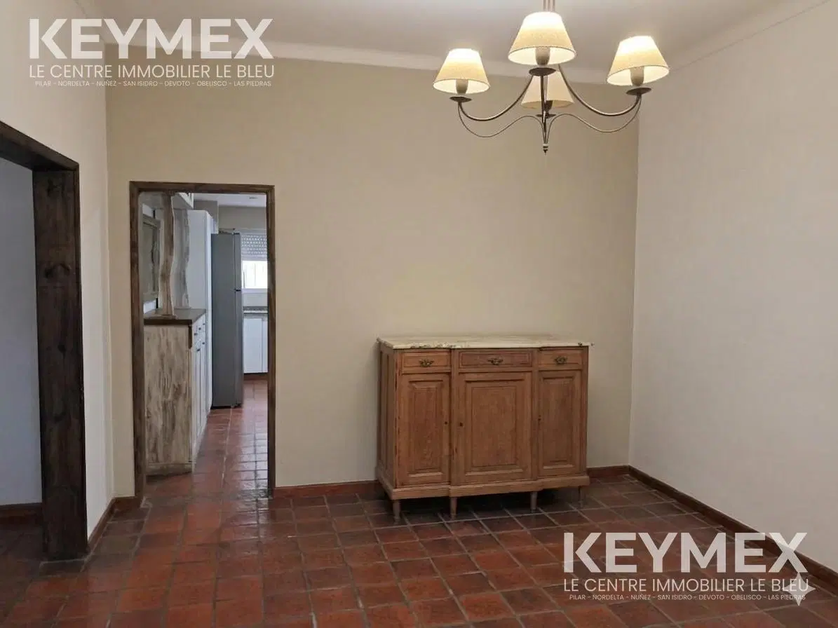 CASA EN VENTA 3 AMBIENTES. BERAZATEGUI. LOTE PROPIO 5