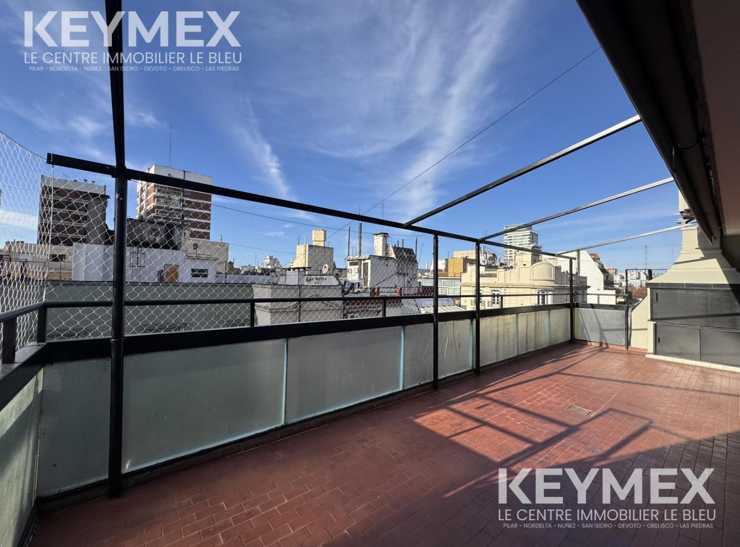 Departamento con terraza y parrilla