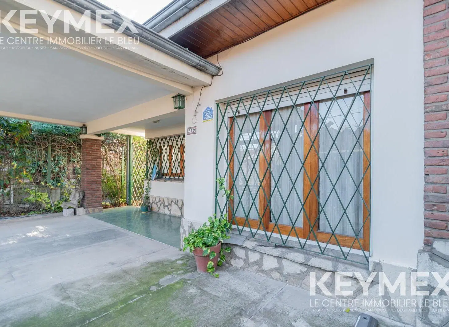 Casa en venta 4 ambientes con patio y parrilla en Adrogué 4