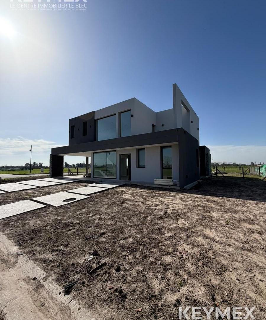 Casa en barrio EL REBENQUE, Canning (Ezeiza). A estrenar, muy buenas terminaciones. Oportunidad!