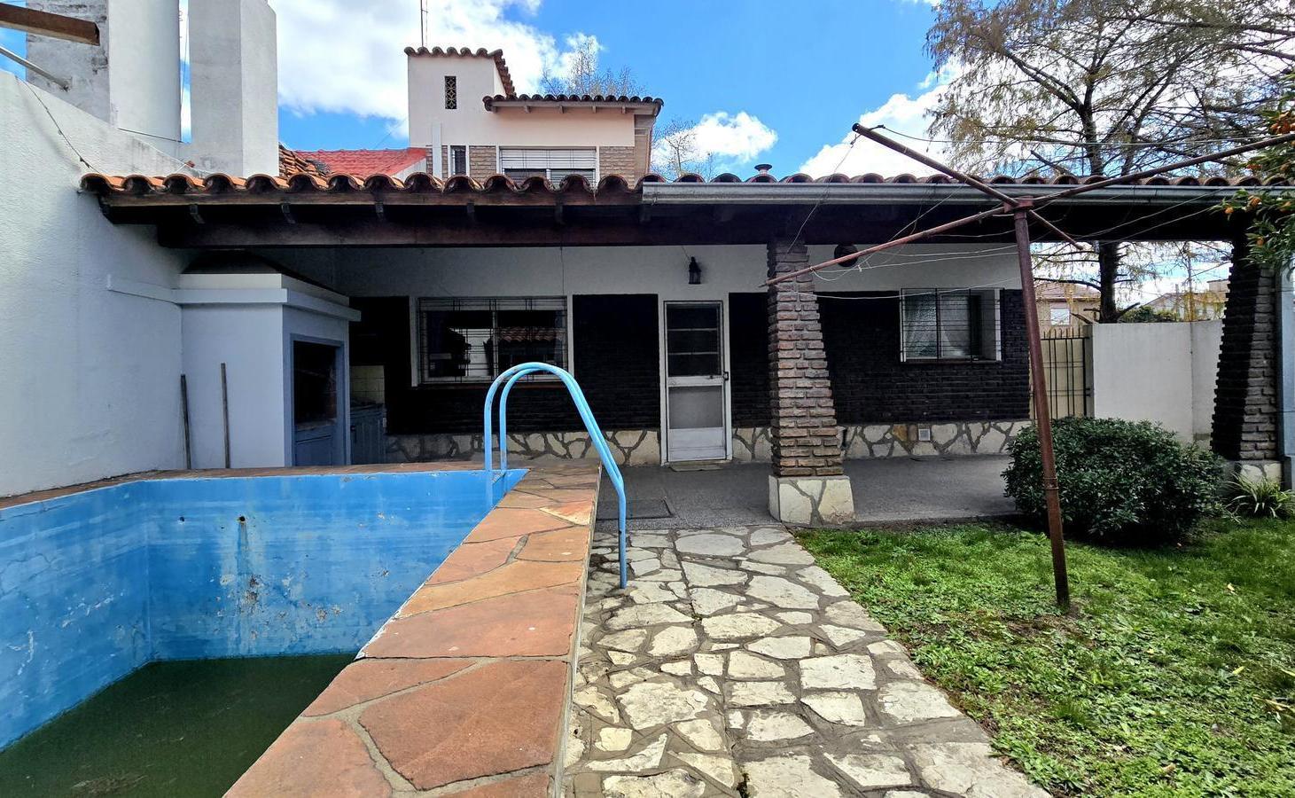 Foto de Casa 4 ambientes venta Castelar Norte APTA CREDITO, imagen 1
