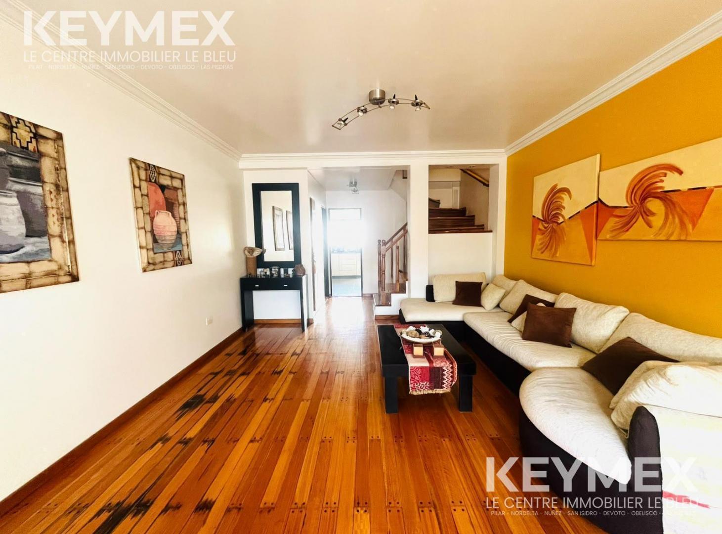 Foto de Venta Casa tipo triplex 4 ambientes con pileta en Villa Mitre, Villa, imagen 1