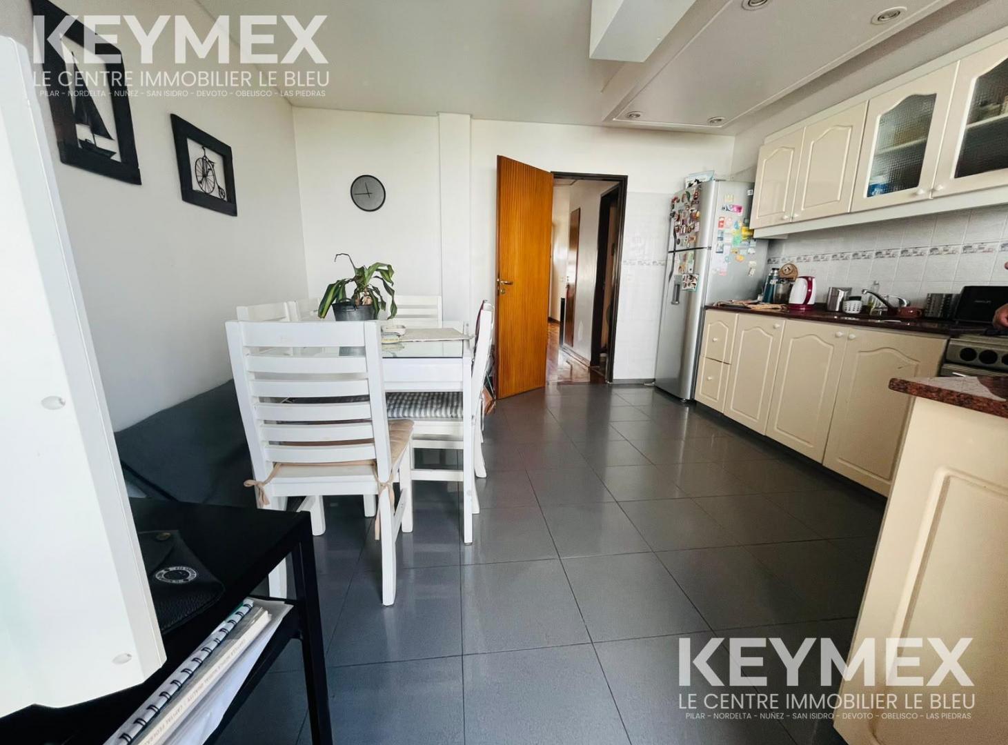 Foto de Venta Casa tipo triplex 4 ambientes con pileta en Villa Mitre, Villa, imagen 2
