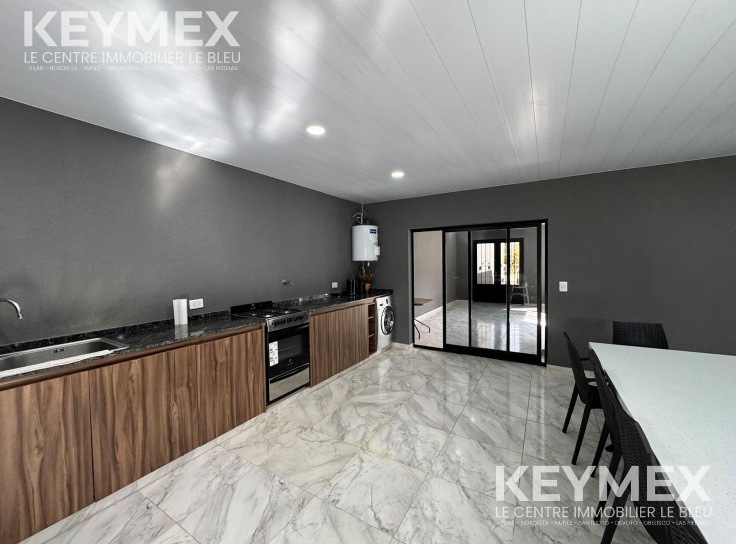 Casa Totalmente Renovada y Moderna con Quincho y Piscina en Lobos (Apta Financiación) Privada)