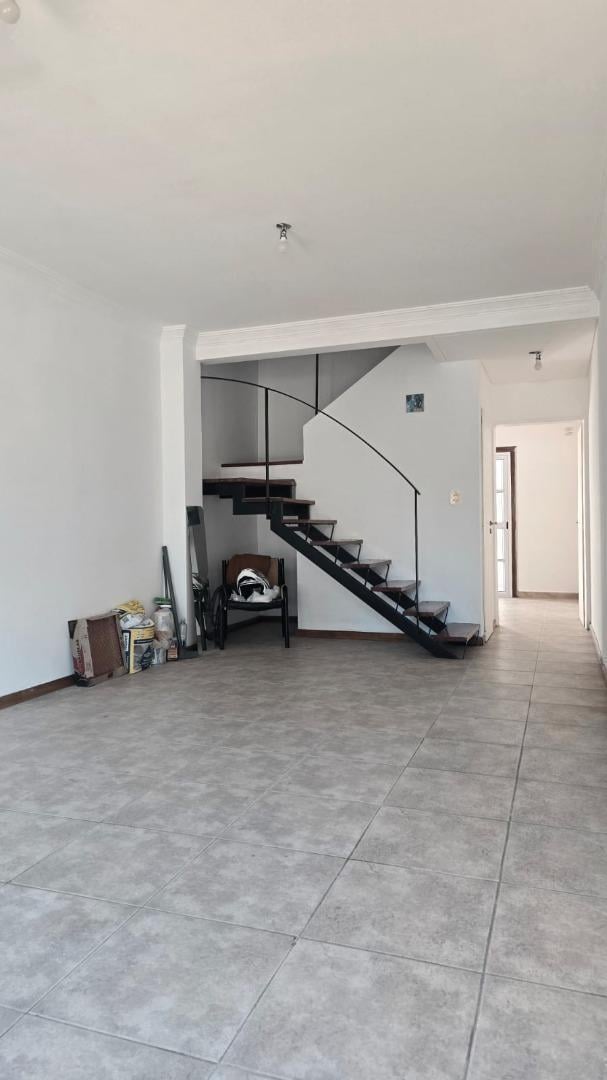 TRIPLEX en Alquiler 4 ambientes en Ramos Mejia .