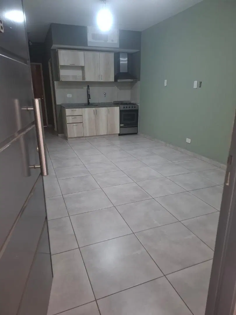 Departamento 2 amb. pb c/ patio Alquiler Villa Luzuriaga 3