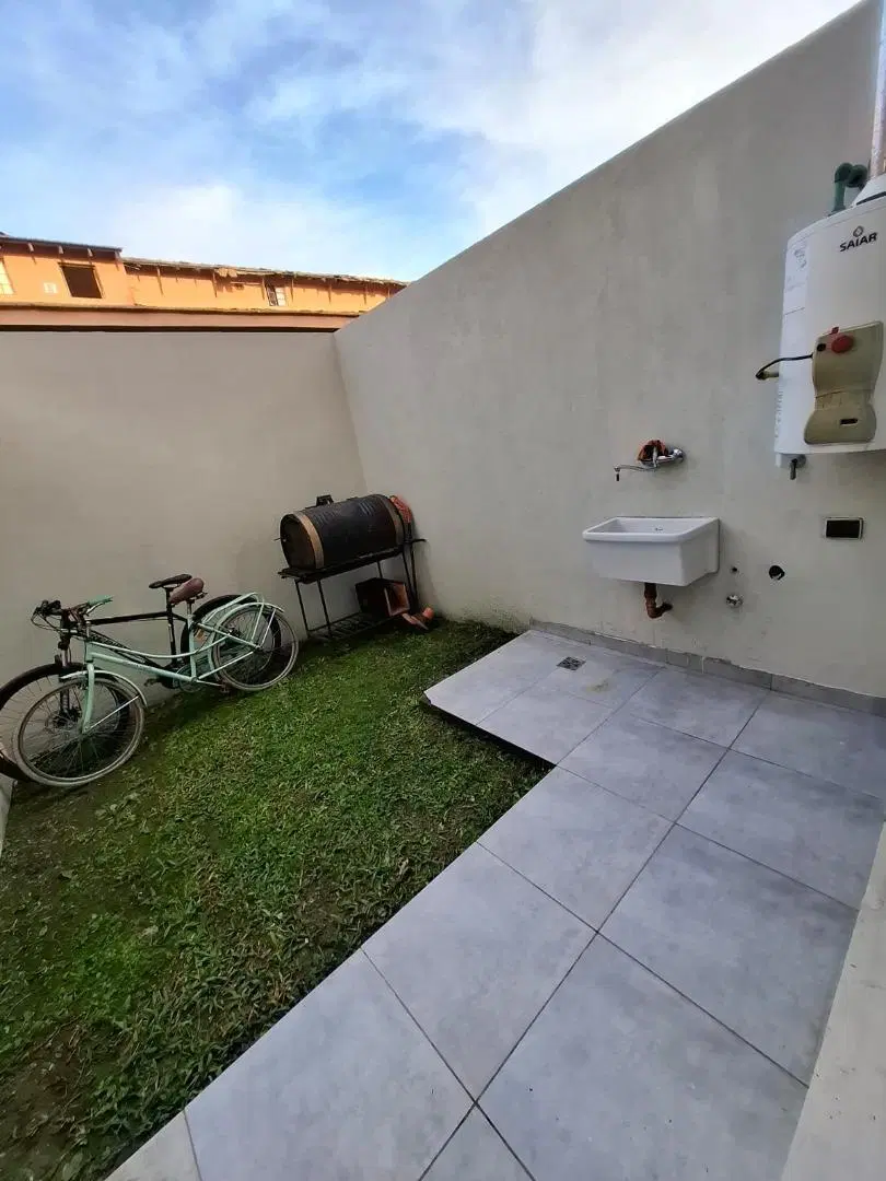 Departamento 2 amb. pb c/ patio Alquiler Villa Luzuriaga 5
