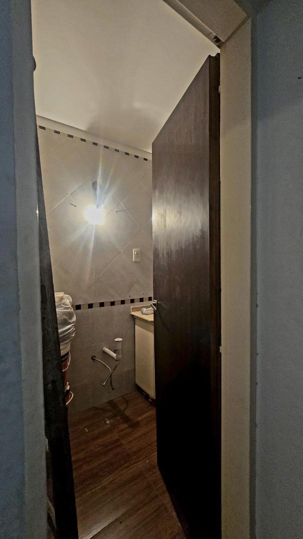 Foto de casa 5 ambientes a la Venta con cochera ,Patio, Apto Credito, imagen 4