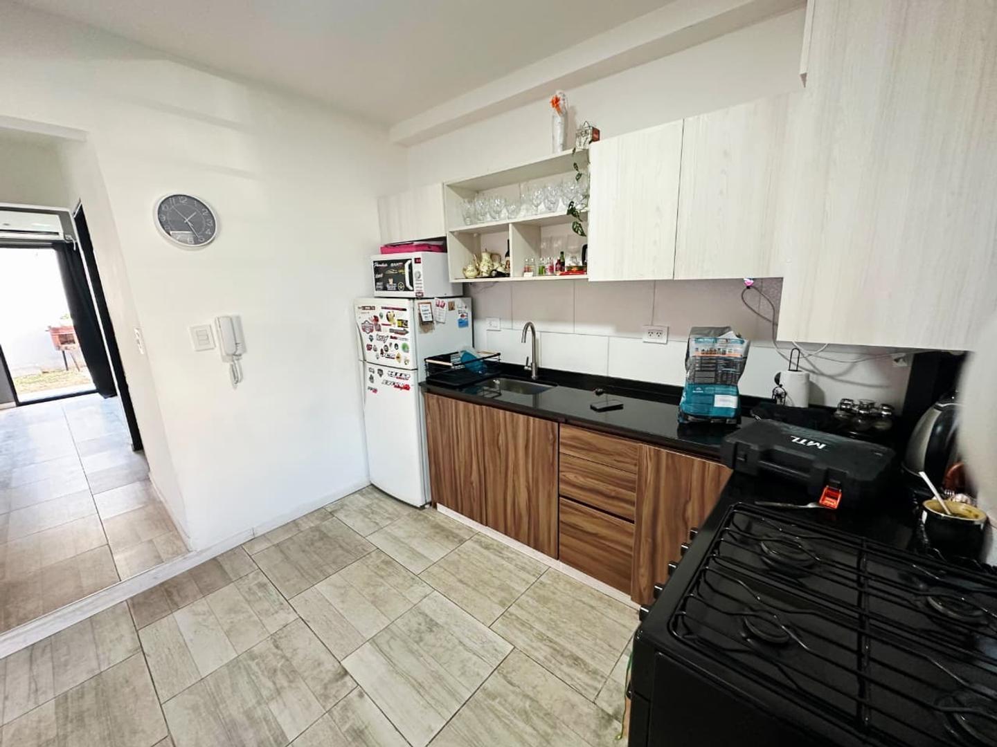 Foto de PH 3 ambientes con patio Venta en Lomas del Mirador, imagen 4