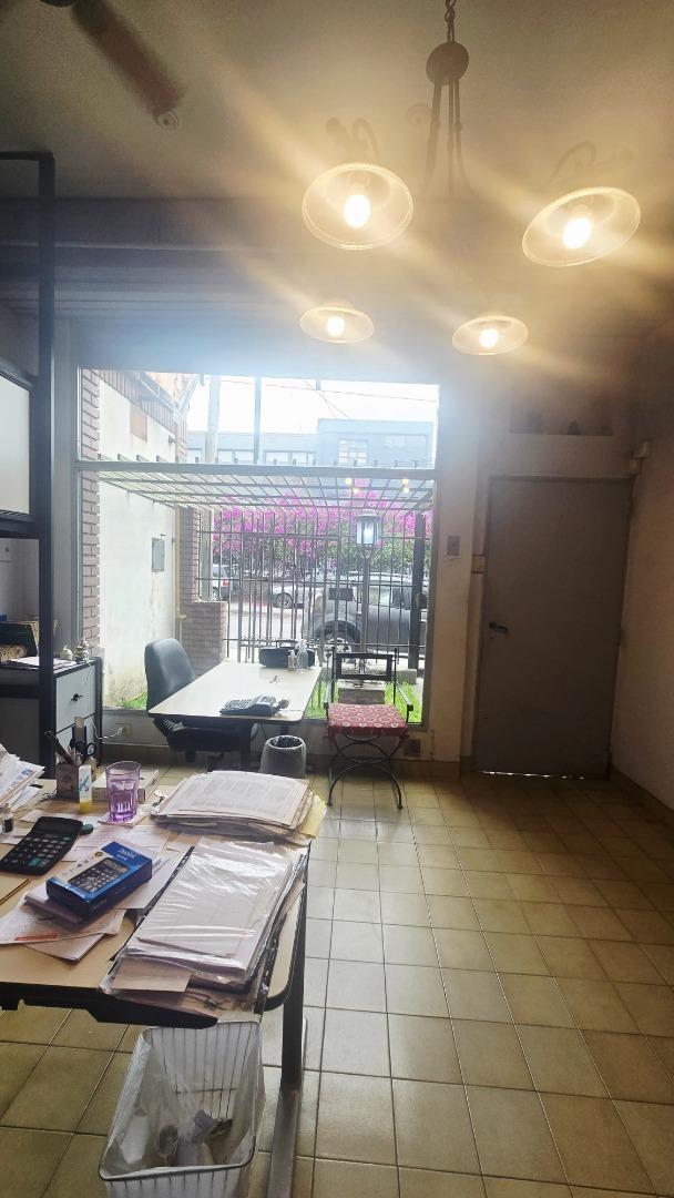 Foto de Galpón con montacarga, oficinas venta – 764 m², imagen 3