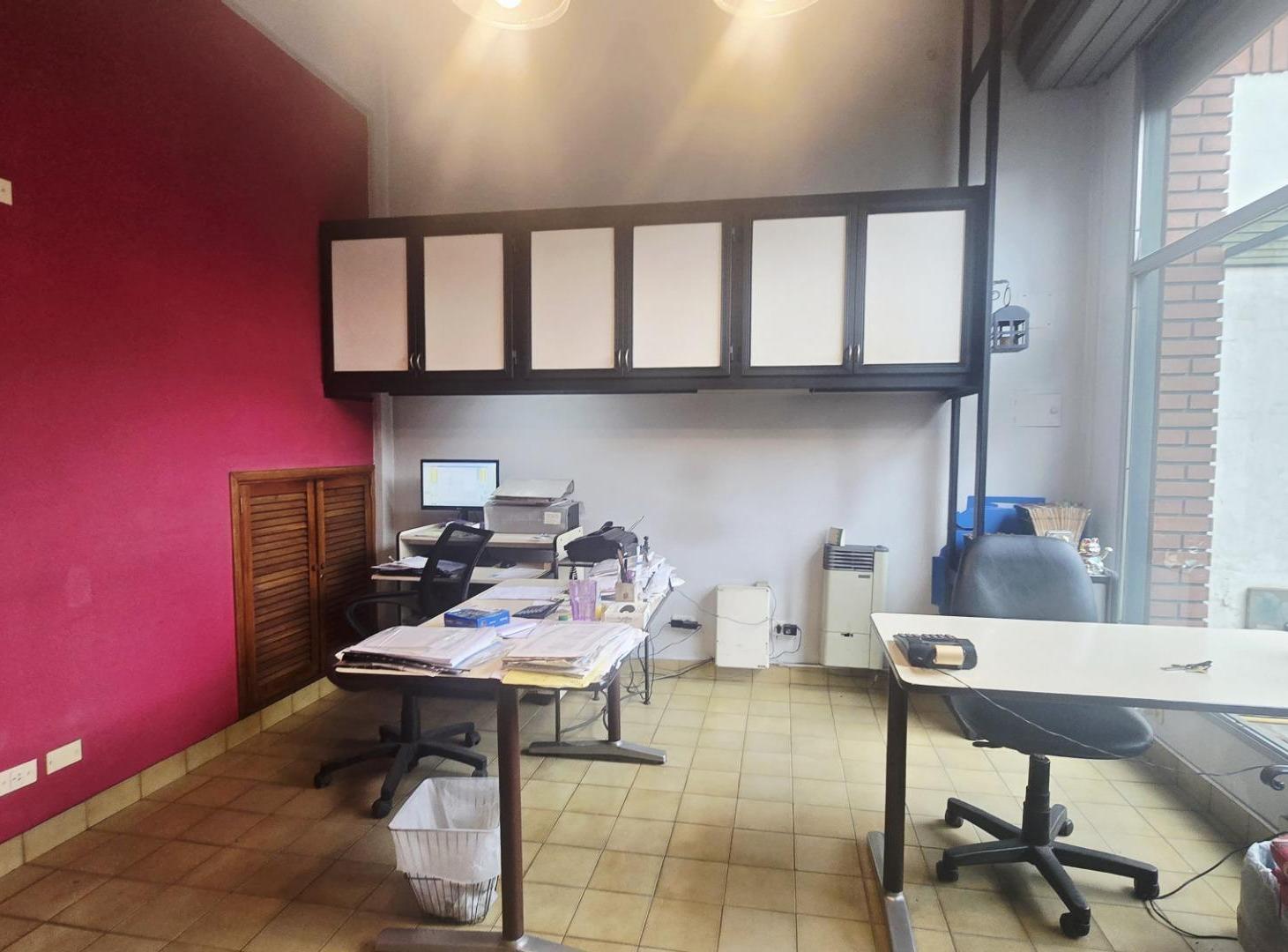 Foto de Galpón con montacarga, oficinas venta – 764 m², imagen 4