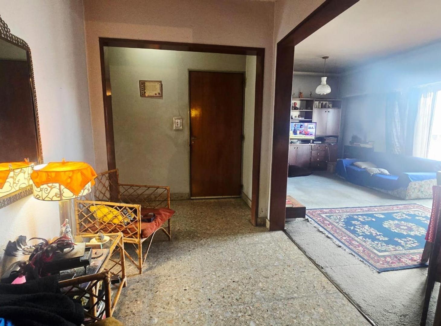 Foto de Casa en 2 Plantas ,5 Ambientes,Galpón/Cochera,Quincho ., imagen 2
