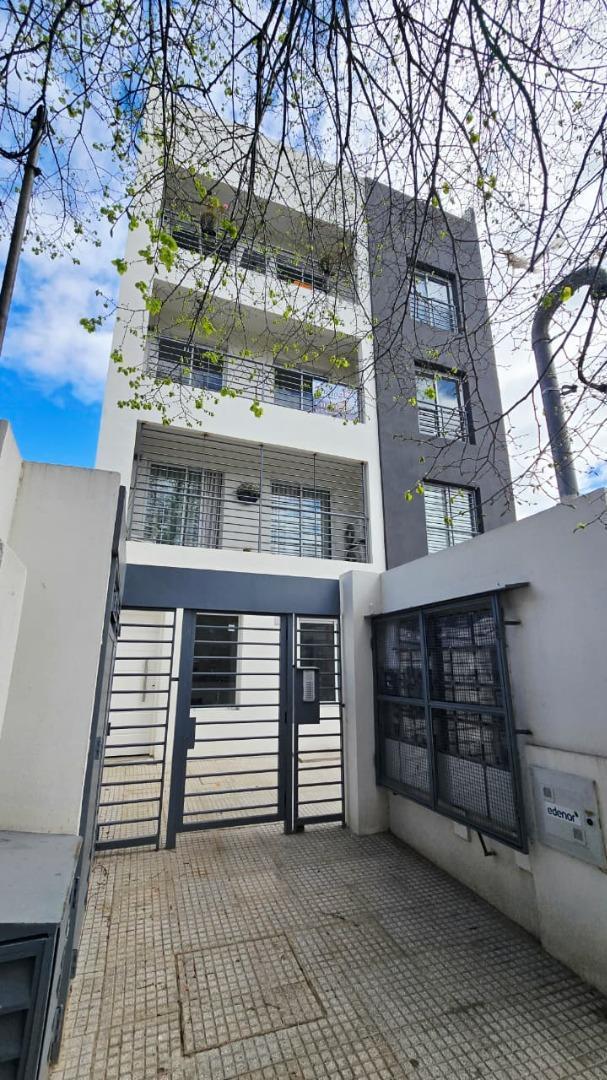 Foto de Departamento ,Alquiler 2 amb.C/terraza , Villa Luzuriaga.-, imagen 1