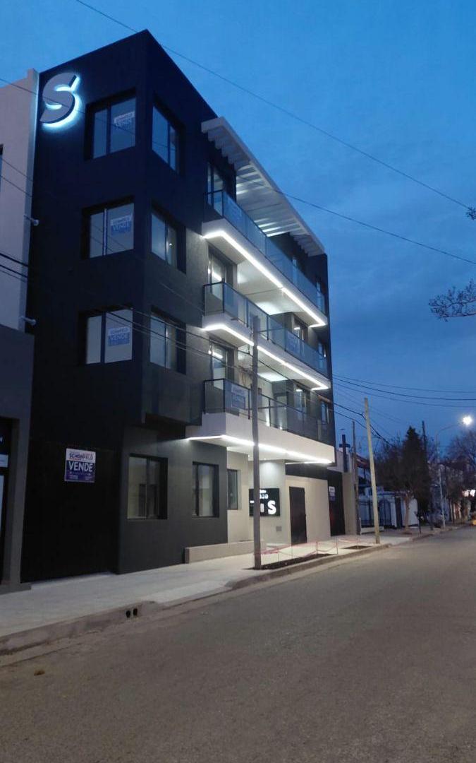 Foto de Departamento de 52 m² con 1 dormitorio en venta Zona Semicentro, imagen 1