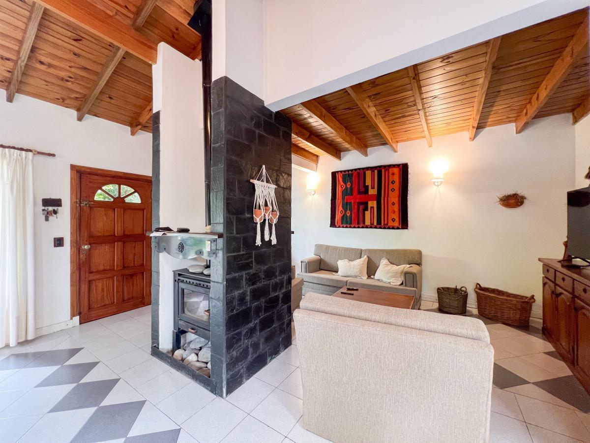 Chalet de 4 Ambientes C/ Cochera Zona Barrio La Florida 3