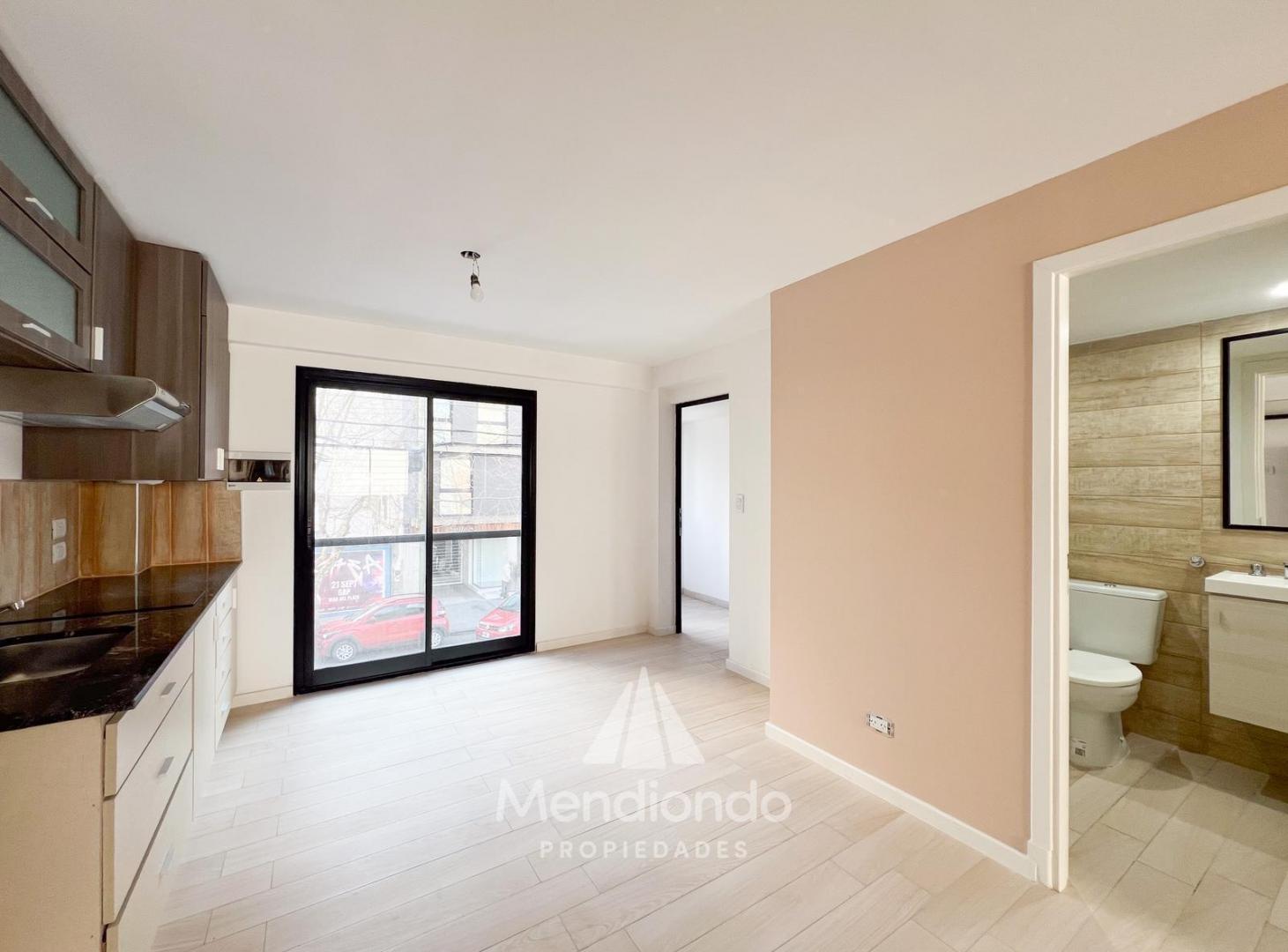 Depto 1 amb y medio tipo LOFT a la calle de 33m2 aprox. Rawson y Arenales, Shopping Aldrey.