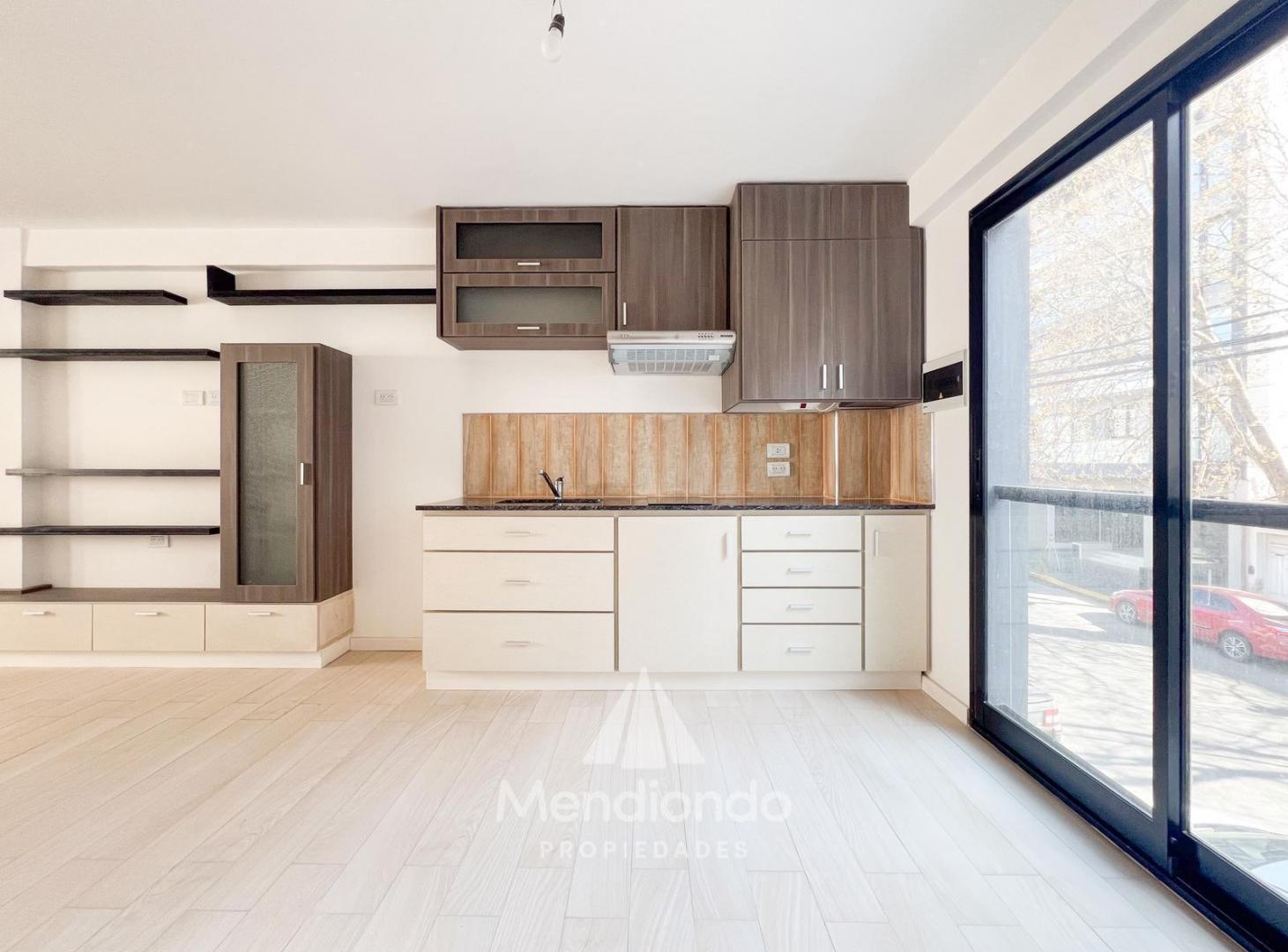 Depto 1 amb y medio tipo LOFT a la calle de 33m2 aprox. Rawson y Arenales, Shopping Aldrey.