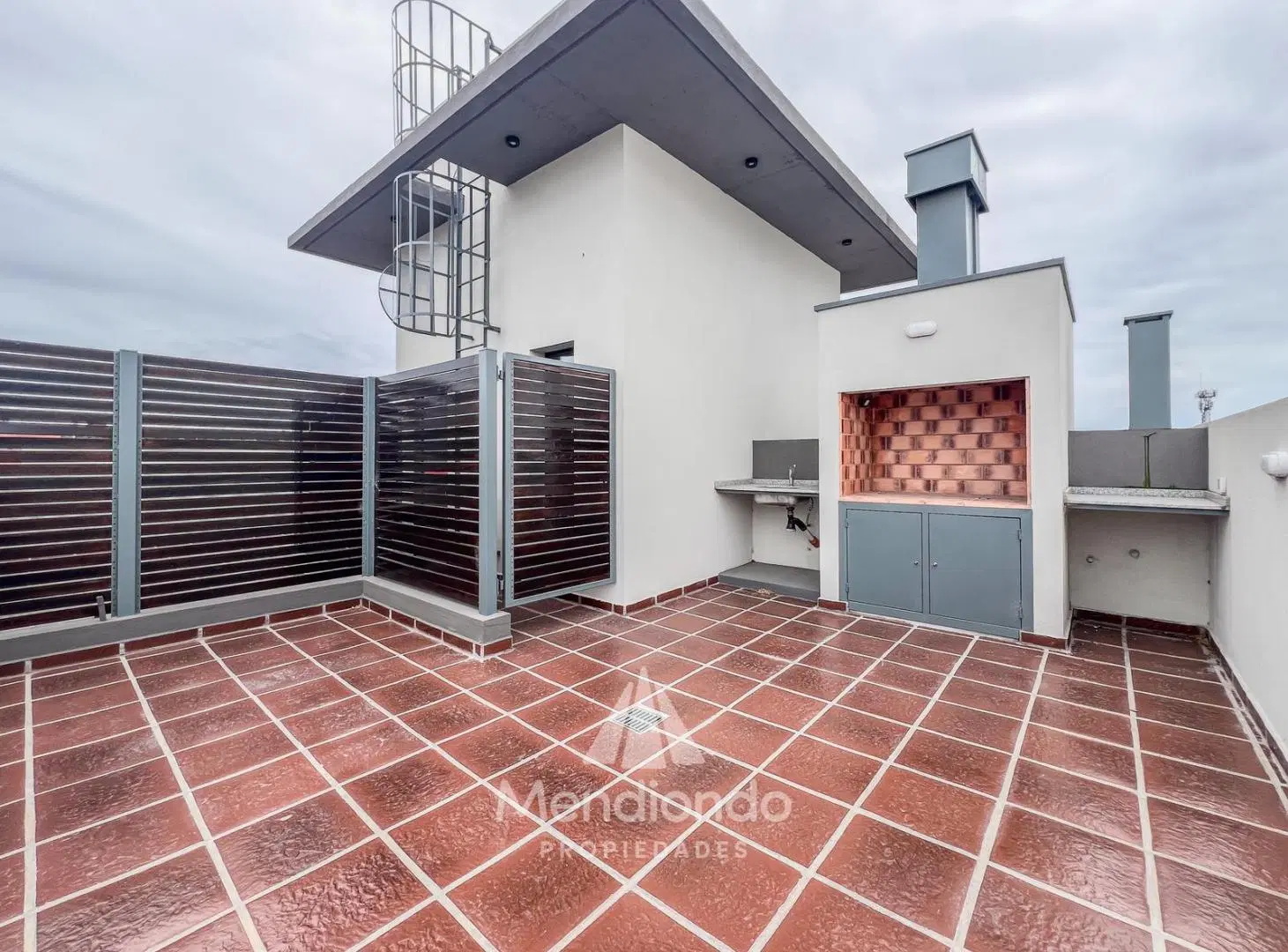 Piso a Estrenar 4 amb. con cochera y terraza con parrilla en Zona Güemes / Los Troncos 8