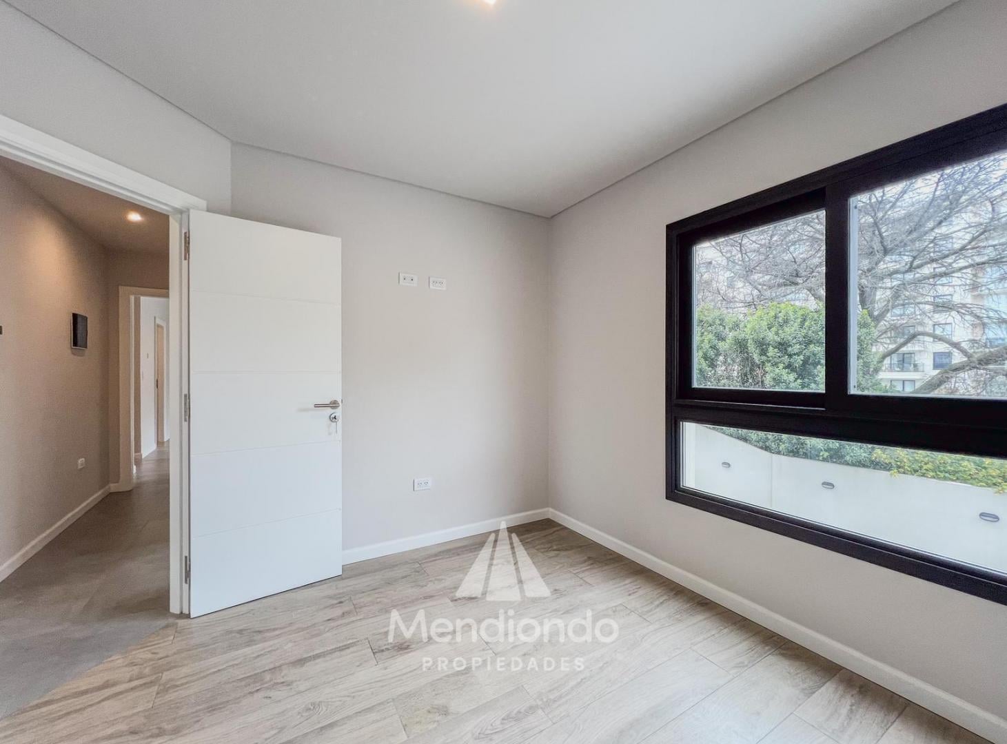 Piso a Estrenar 4 amb. con cochera y terraza con parrilla en Zona Güemes / Los Troncos