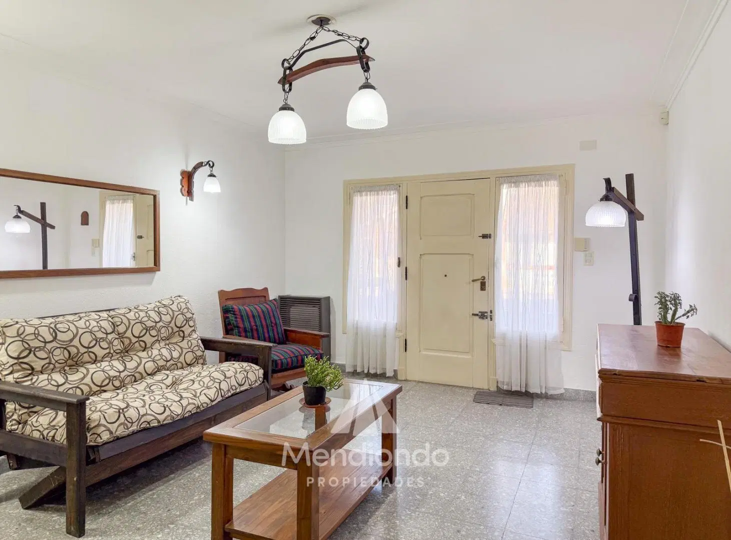 Casa 3 amb.   Altillo con cochera y piscina en Parque Luro 2