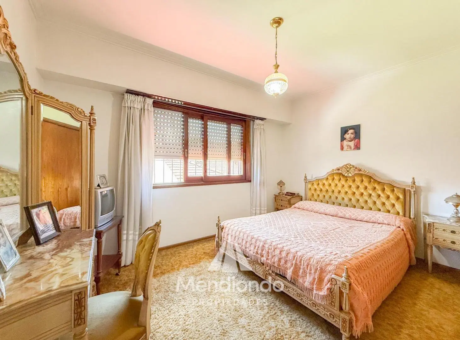 Casa 4 amb. de 199m2 tot. con Cochera y gran parque. San Carlos (Paso y Güemes) 2