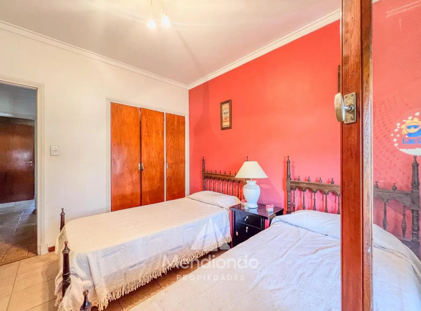 Chalet de 3 ambientes c/ Quincho y cochera doble - zona Villa Primera 2