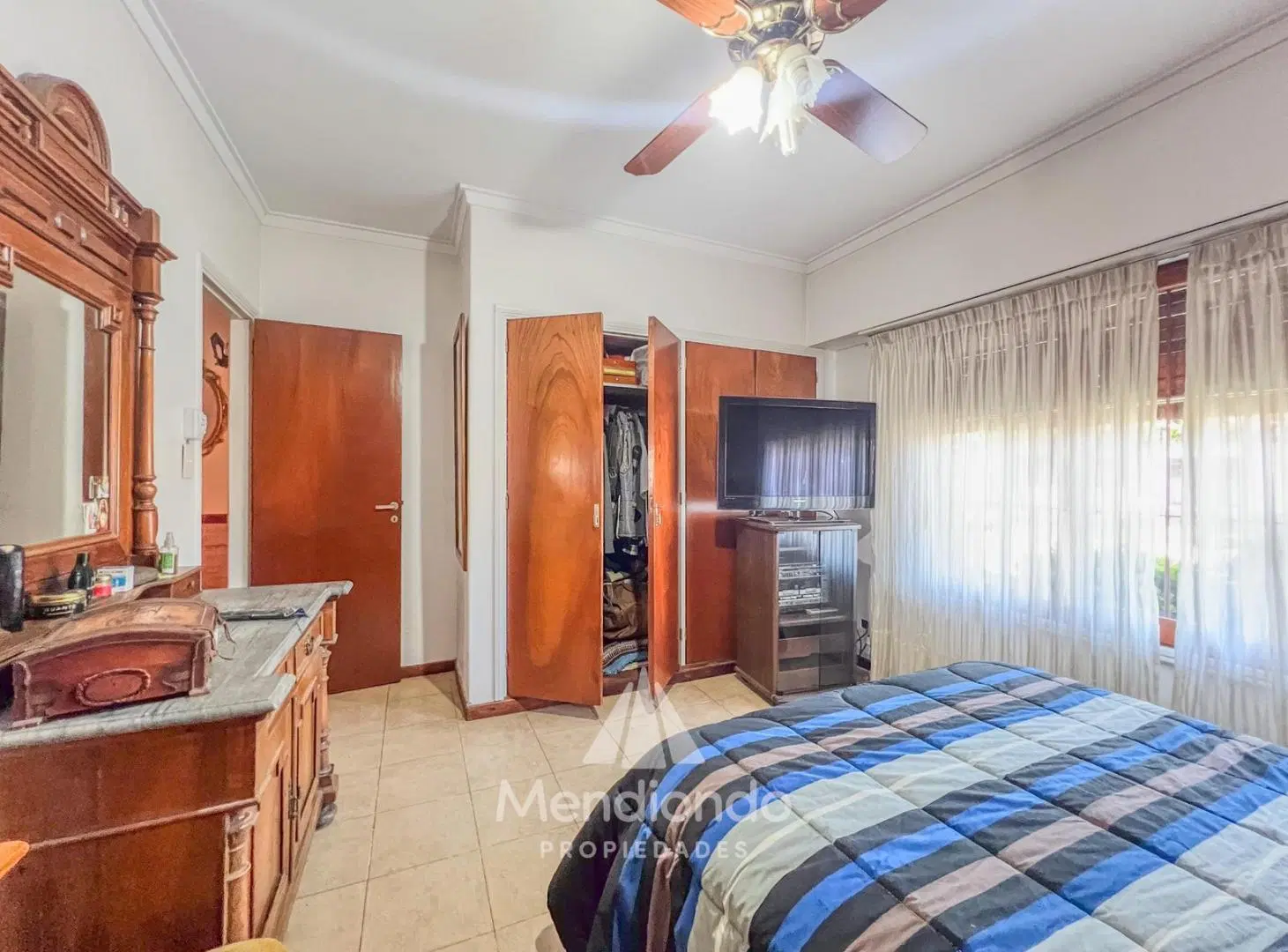 Chalet de 3 ambientes c/ Quincho y cochera doble - zona Villa Primera 5
