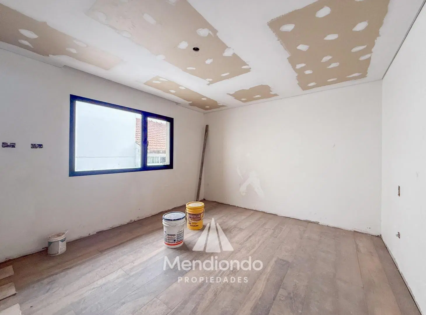 Dúplex en venta de 3 dormitorios c/ cochera en Matheu y Marconi 2