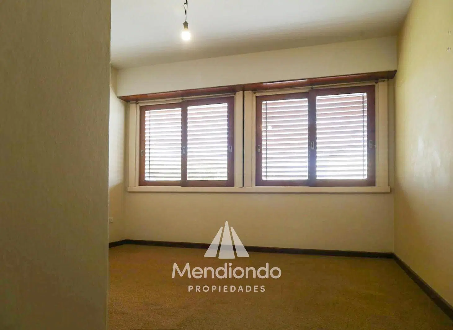 Casa 5 amb con cochera y patio. 200m2 cubiertos - Zona Centro en Balcarce 2