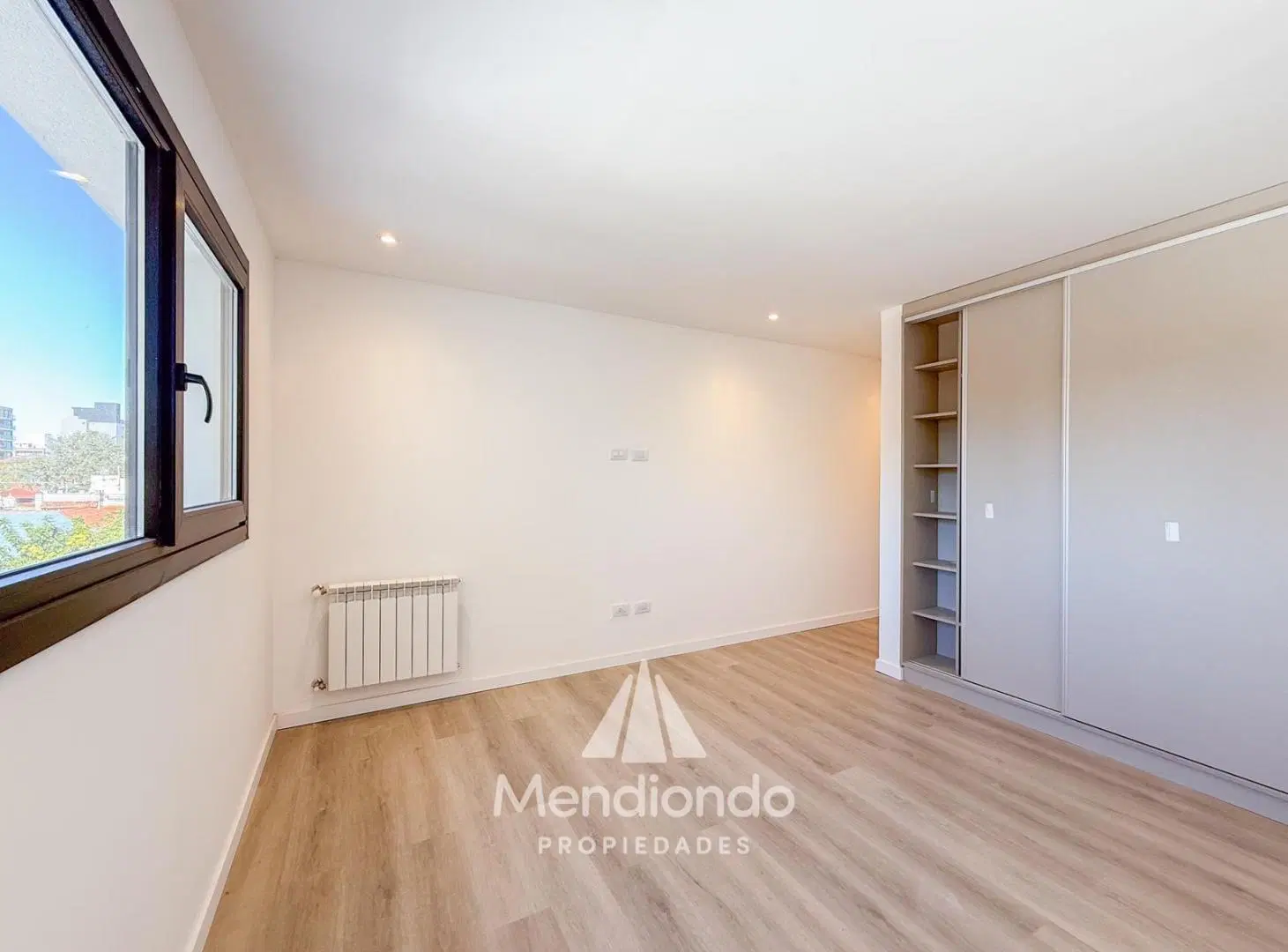 Semipiso 2 ambientes con balcon terraza A ESTRENAR en Plaza Mitre 3