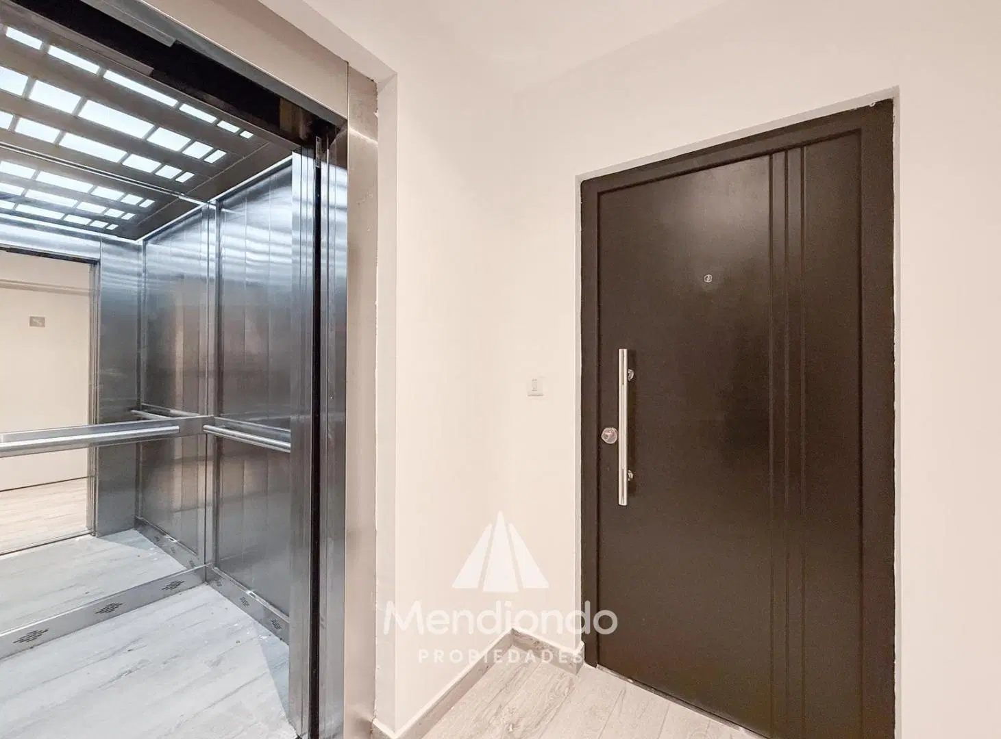 Semipiso 2 ambientes con balcon terraza A ESTRENAR en Plaza Mitre 2