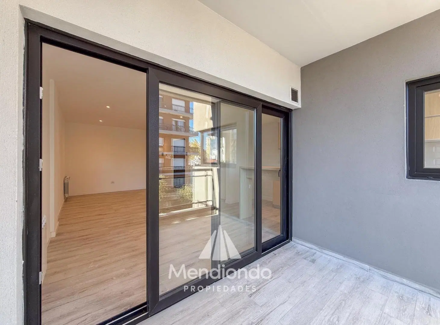 Semipiso 2 ambientes con balcon terraza A ESTRENAR en Plaza Mitre 5