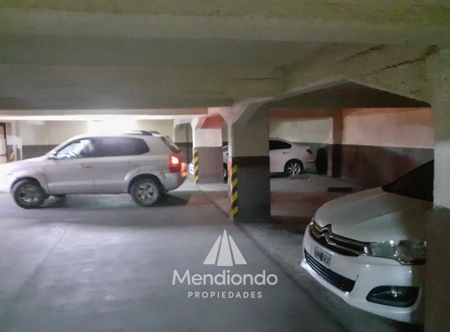 Cochera MODERNA con montacargas en Zona Centro - Mar del Plata 5