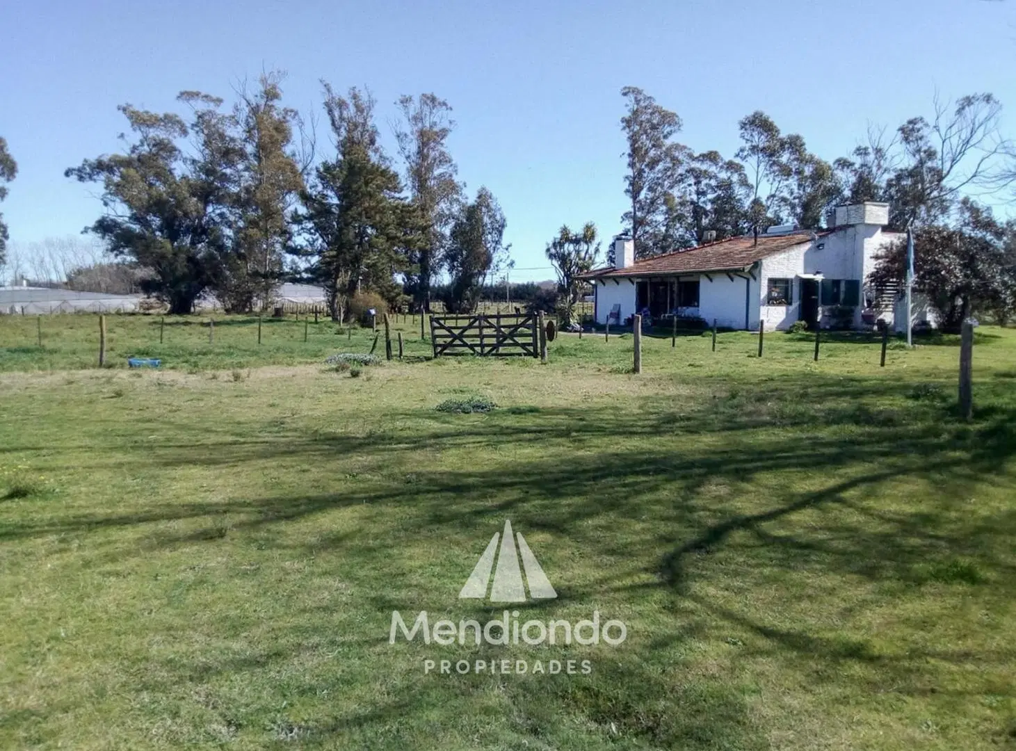Campo - 8 hectáreas con 2 casas y galpón / Cte. N. Otamendi 2