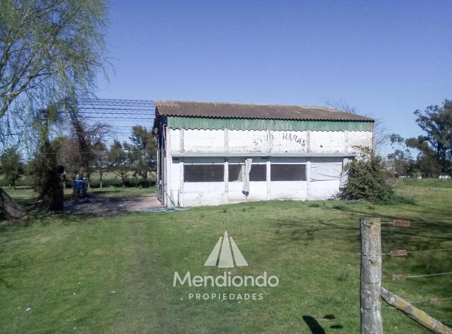Campo - 8 hectáreas con 2 casas y galpón / Cte. N. Otamendi 4