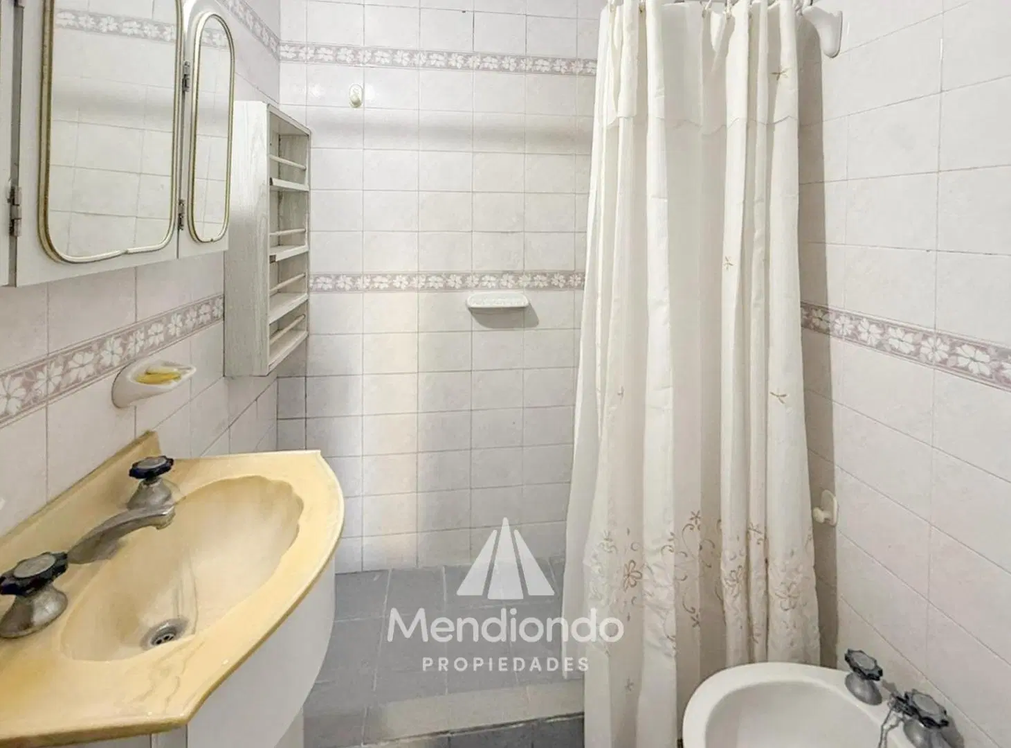 Departamento 3 AMB A LA CALLE CON ESPACIO DE COCHERA 4