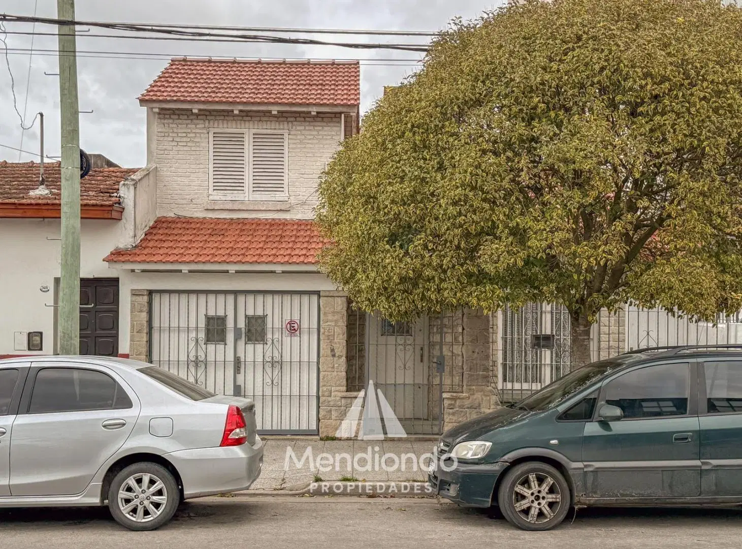 Casa Chalet 4 amb con cochera sobre lote propio de 225 m2 en Chauvin 2