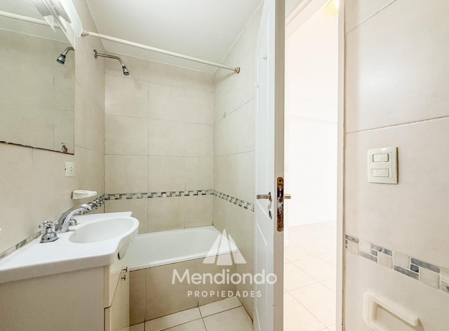 Foto de ALQ 24M! Departamento IMPECABLE CTFE - ZONA CENTRO!!, imagen 2